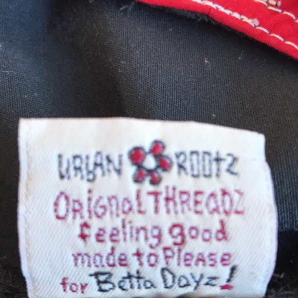 Urban Rootz black and red board shorts, size 9 - Picture 7 of 8